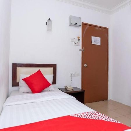 Super Oyo 1114 Neo Pegasus Hotel Segamat Exteriör bild