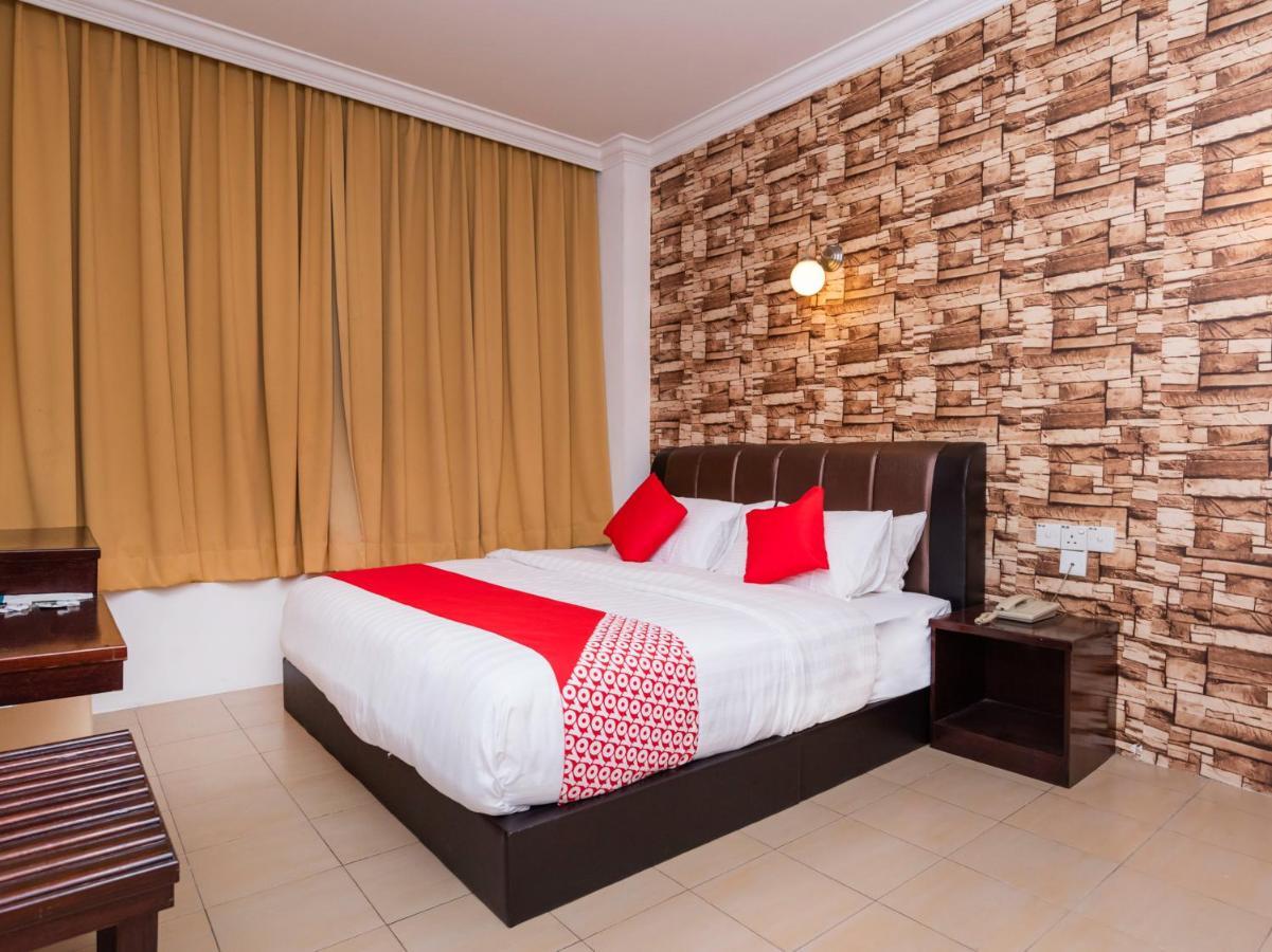 Super Oyo 1114 Neo Pegasus Hotel Segamat Exteriör bild