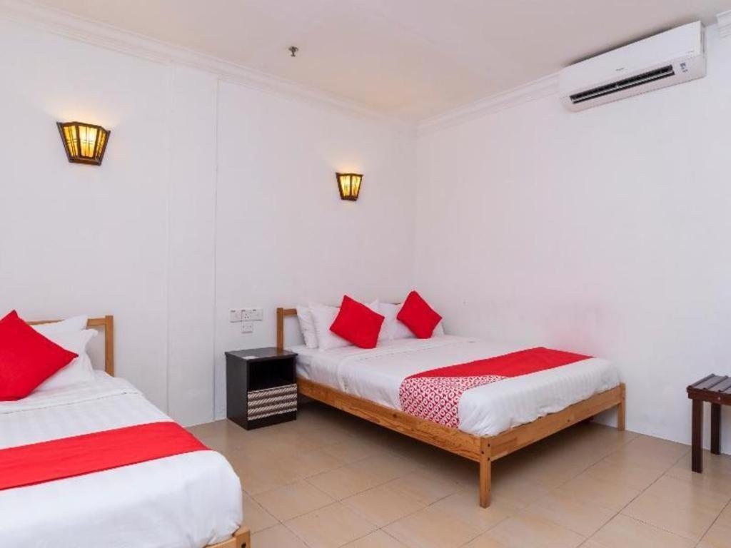 Super Oyo 1114 Neo Pegasus Hotel Segamat Exteriör bild