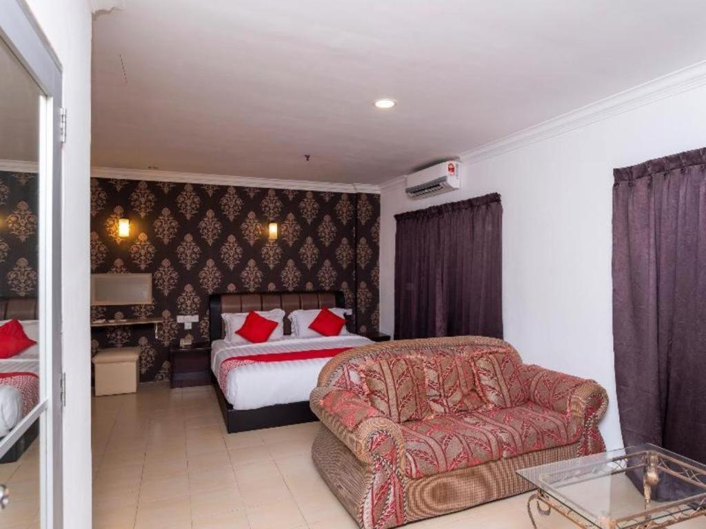 Super Oyo 1114 Neo Pegasus Hotel Segamat Exteriör bild