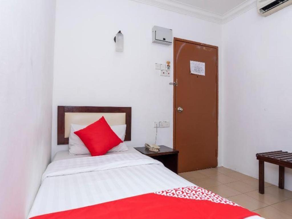 Super Oyo 1114 Neo Pegasus Hotel Segamat Exteriör bild