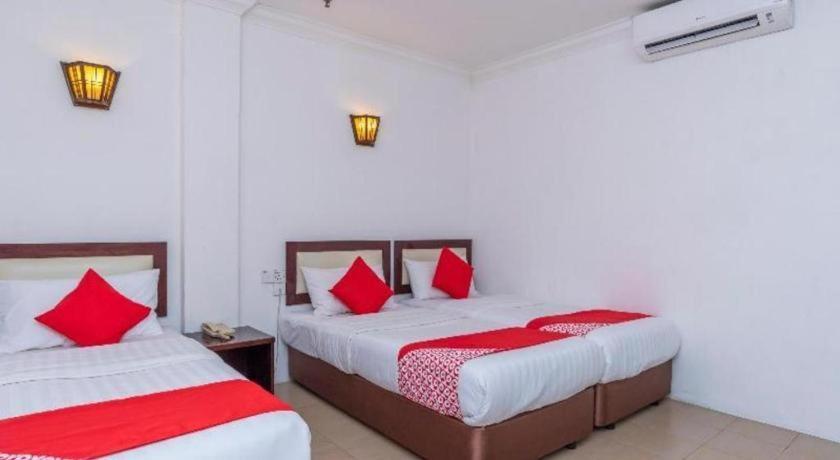 Super Oyo 1114 Neo Pegasus Hotel Segamat Exteriör bild