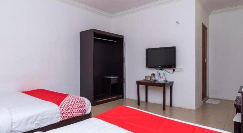 Super Oyo 1114 Neo Pegasus Hotel Segamat Exteriör bild