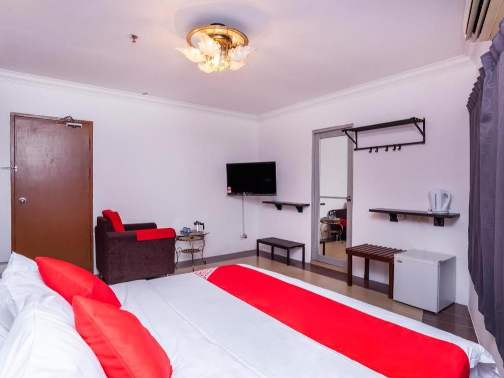 Super Oyo 1114 Neo Pegasus Hotel Segamat Exteriör bild