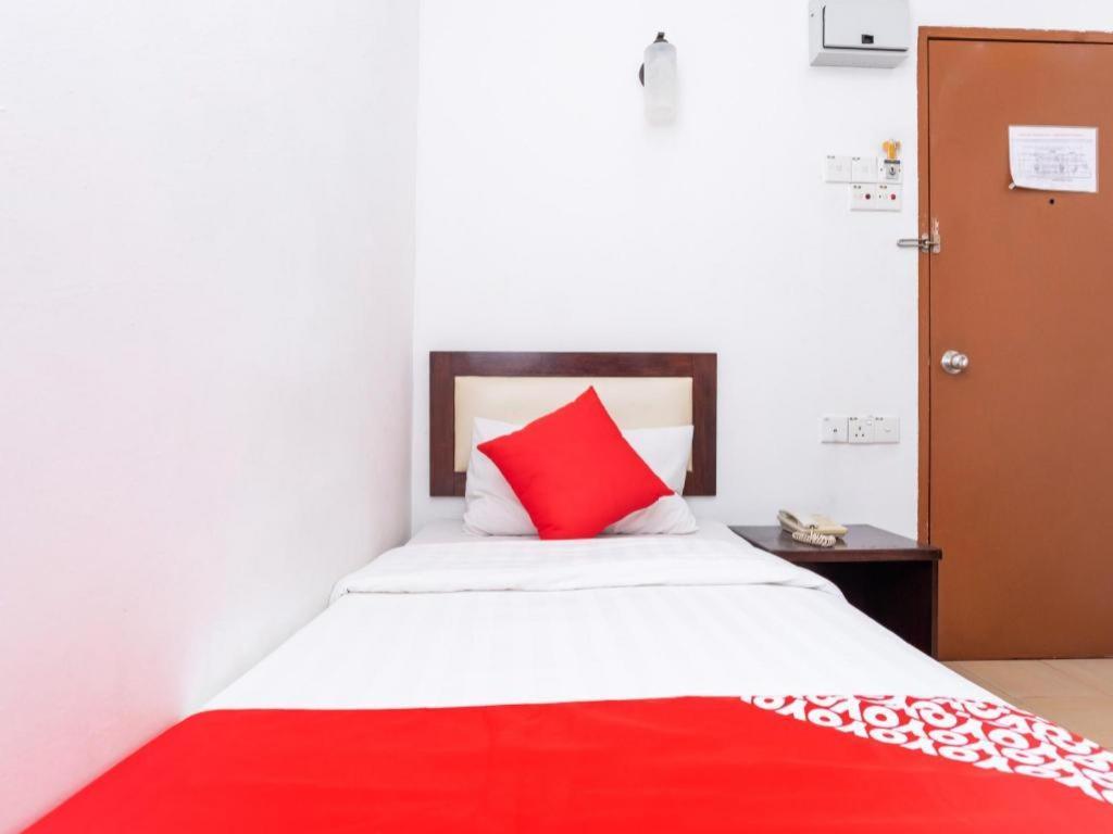 Super Oyo 1114 Neo Pegasus Hotel Segamat Exteriör bild