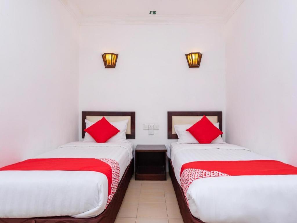 Super Oyo 1114 Neo Pegasus Hotel Segamat Exteriör bild