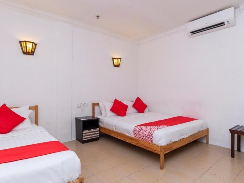 Super Oyo 1114 Neo Pegasus Hotel Segamat Exteriör bild