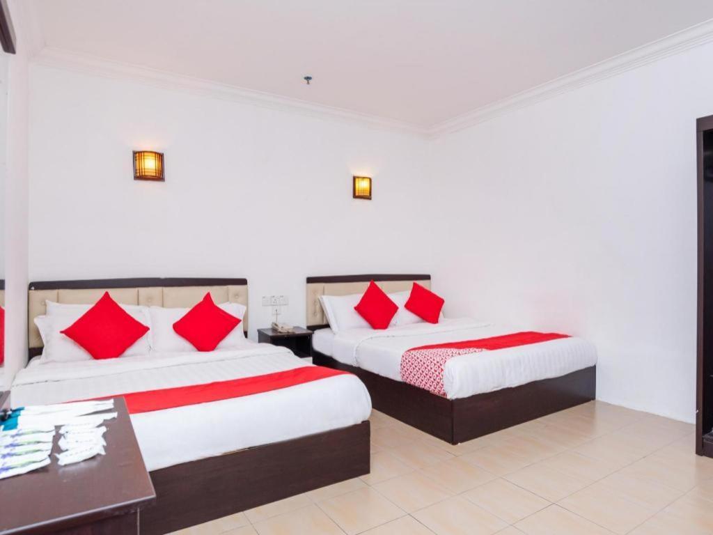 Super Oyo 1114 Neo Pegasus Hotel Segamat Exteriör bild