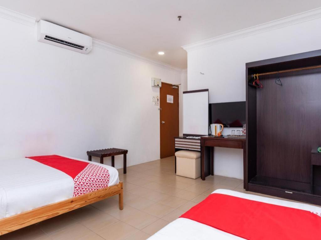 Super Oyo 1114 Neo Pegasus Hotel Segamat Exteriör bild